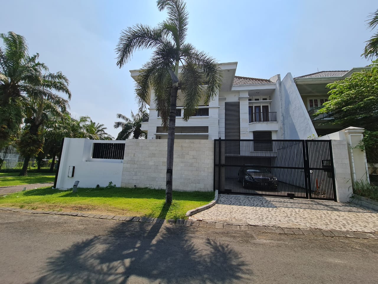 Disewakan Rumah International Viillage Citraland Surabaya Barat - Image 1