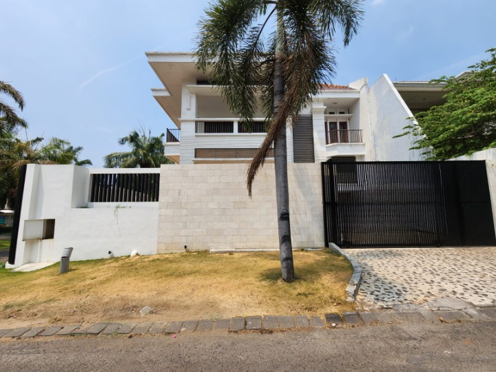 Disewakan Rumah siap huni Di Daerah International Village - Image 1