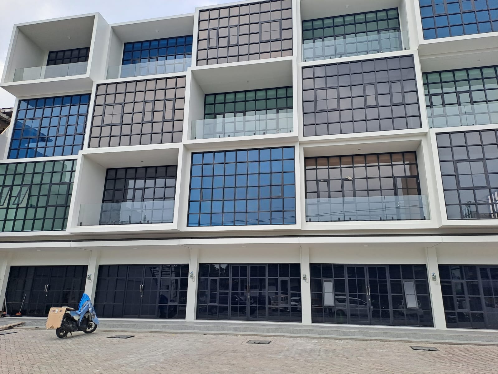 Dijual/disewakan Ruko Strategis di Dinoyo Surabaya - Image 1