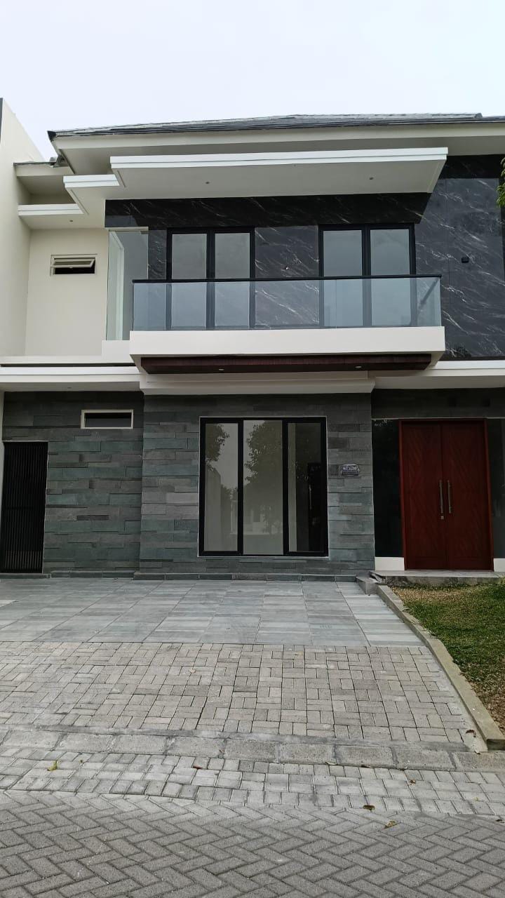 Dijual Rumah Strategis di Woodland Surabaya - Image 1