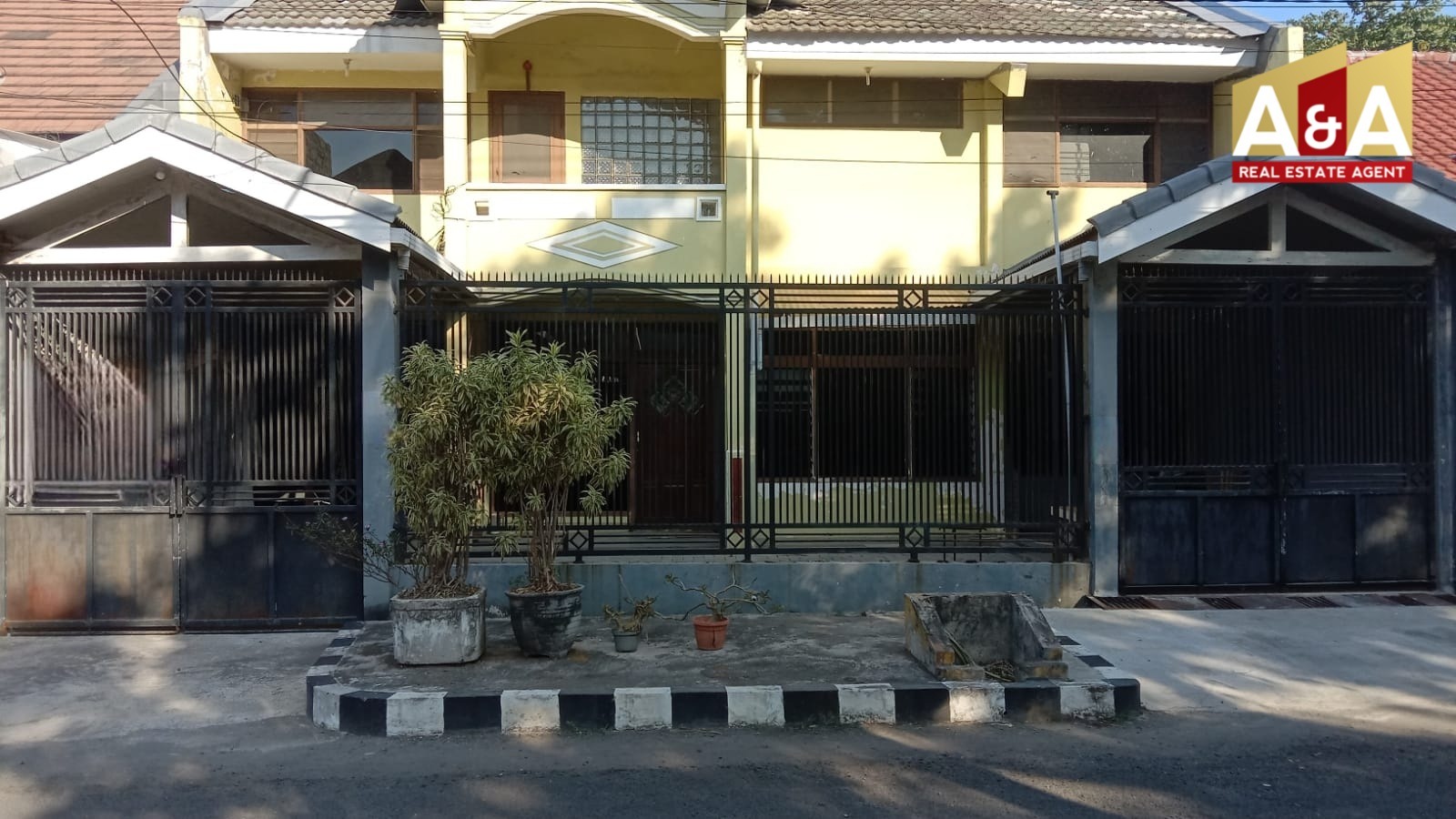 Disewakan Rumah Strategis di Darmo Baru Barat Surabaya - Image 1
