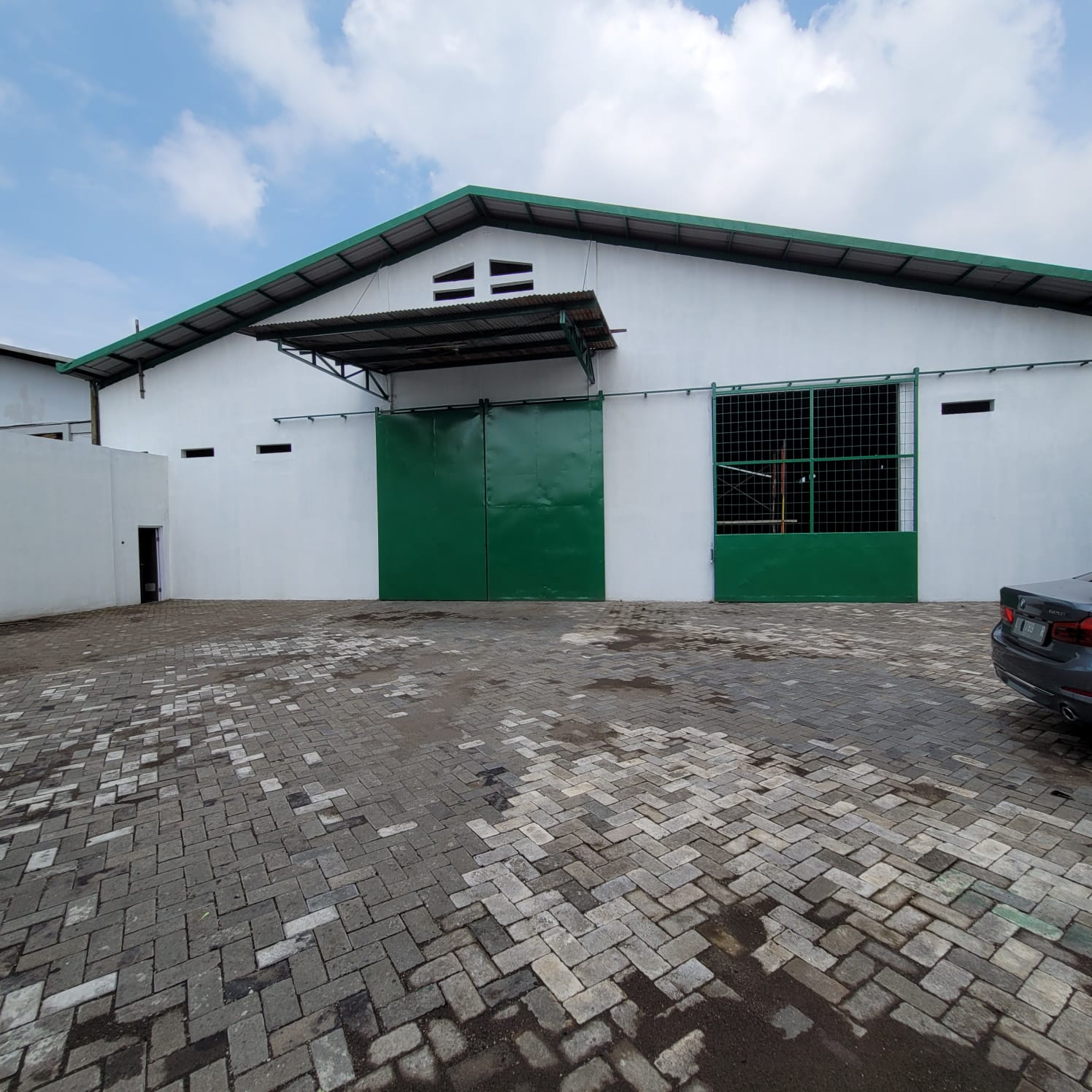 DIJUAL GUDANG LOKASI INDUSTRI TANJUNG SARI - Image 1