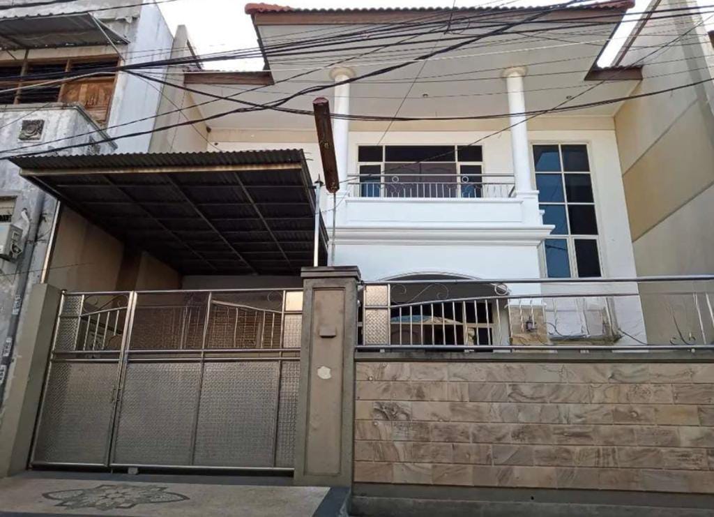 Disewakan Rumah Strategis di Lebak Jaya Surabaya - Image 1