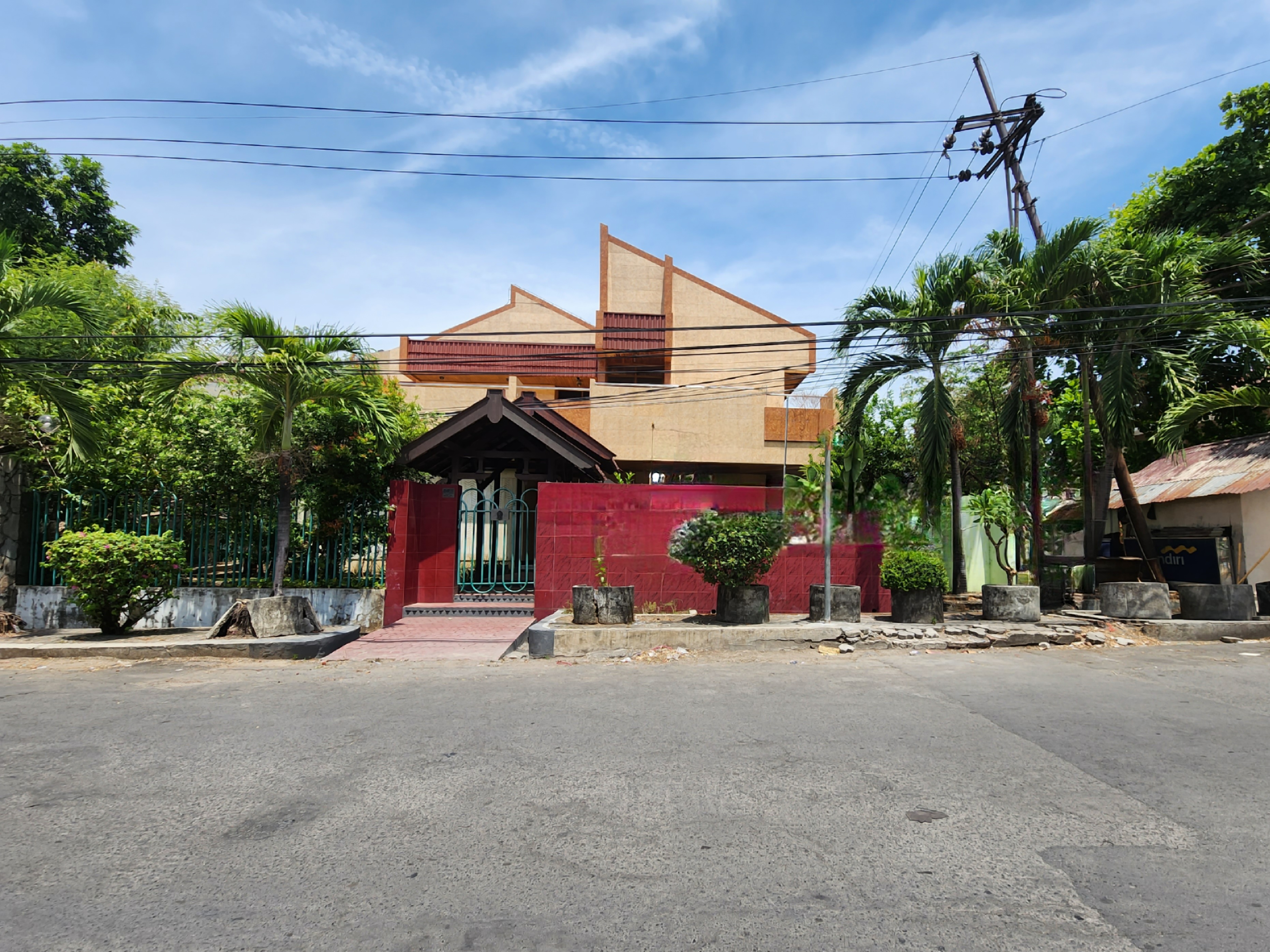 Dijual / sewa rumah darmo permai timur surabaya barat - Image 1