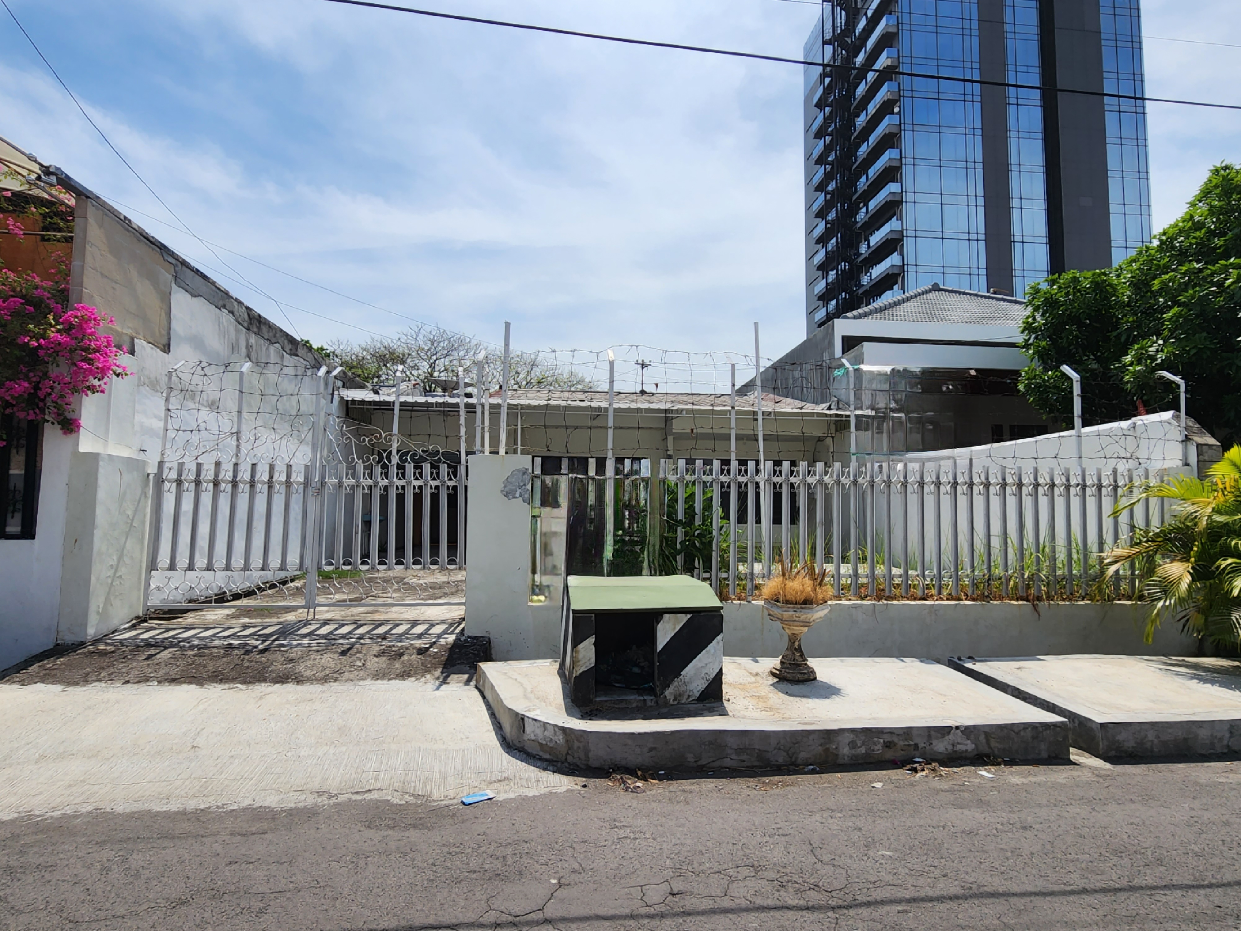 Disewakan rumah usaha kupang indah surabaya barat - Image 1