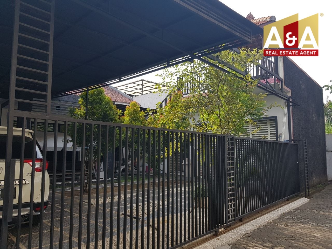 Dijual Rumah Strategis di Kutisari Selatan Surabaya - Image 1
