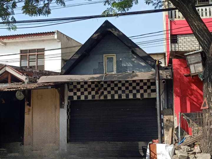 Dijual Rumah Usaha Strategis di Menur Pumpungan Surabaya - Image 1