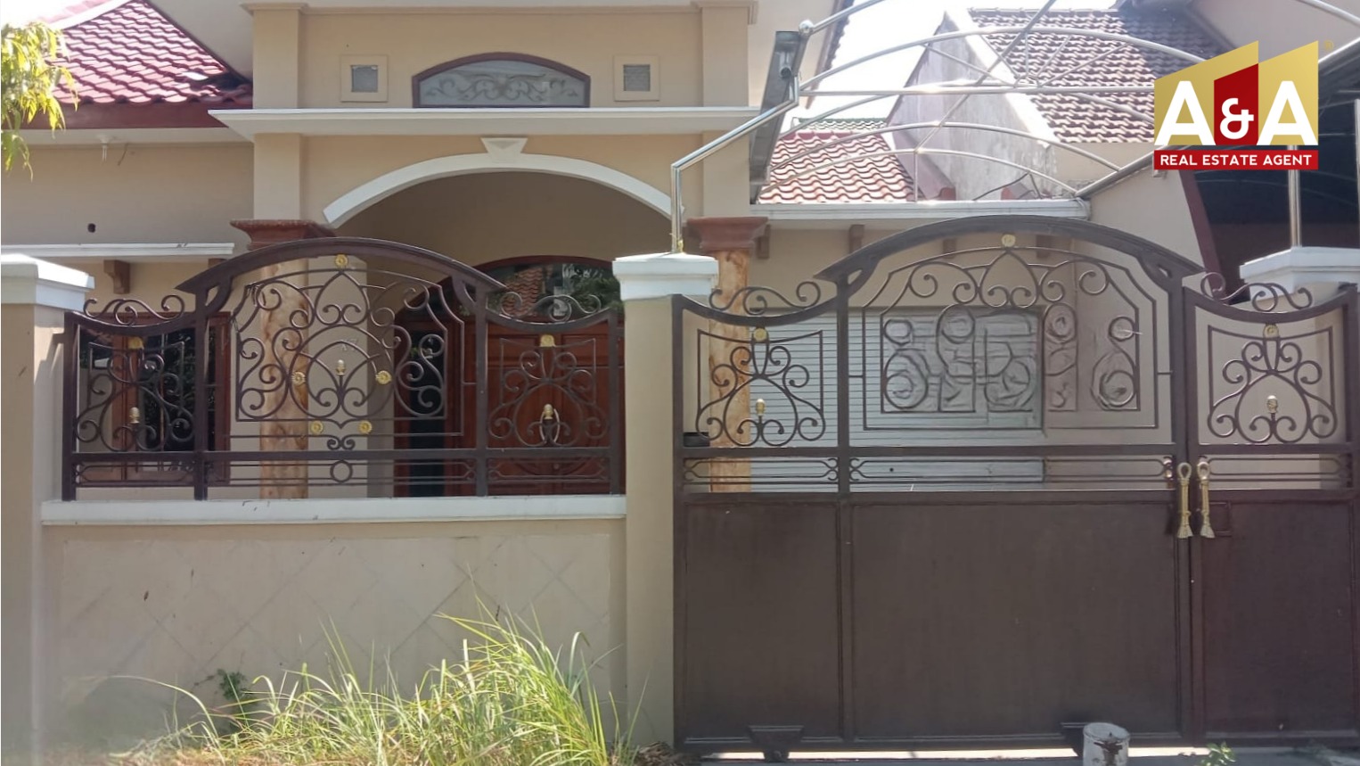 Dijual Rumah Srategis di Babatan Pratama Surabaya - Image 1
