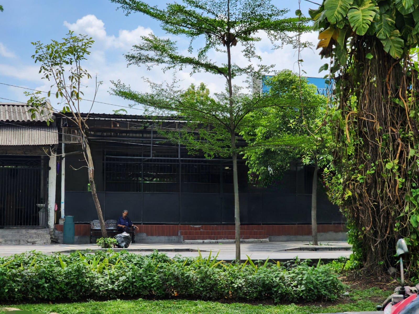 Disewakan Rumah Hr Mhammad Surabaya Barat - Image 1