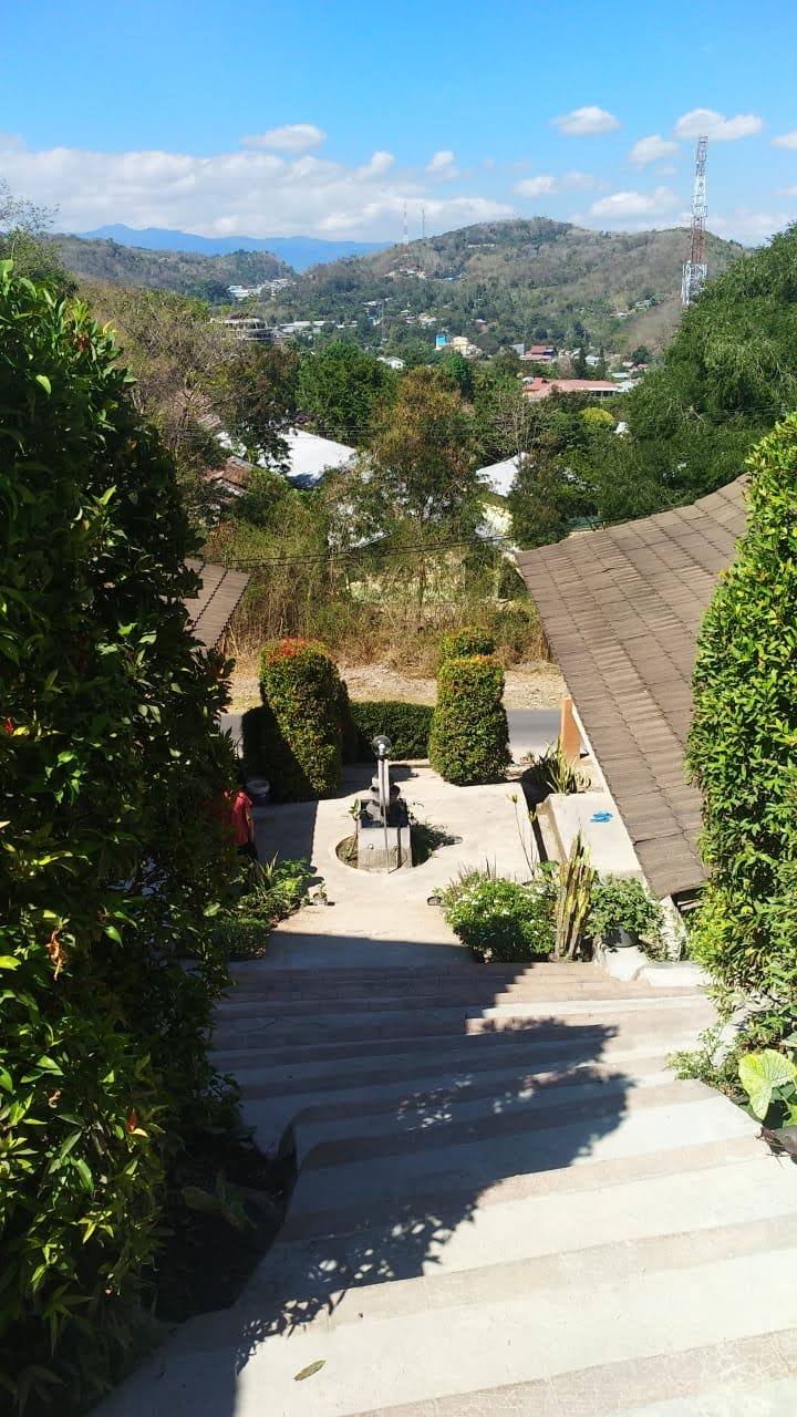 DIJUAL VILLA EX-HOTEL LABUHAN BAJO - Image 1