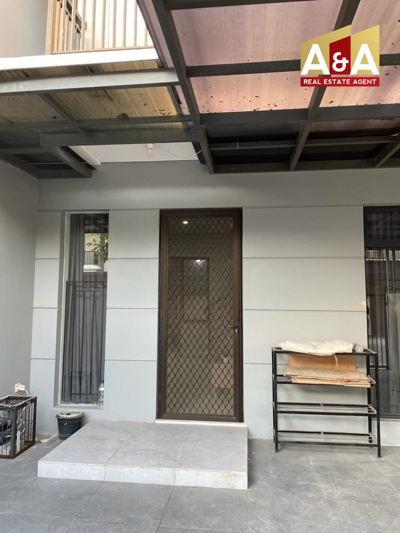 Disewakan Rumah Bagus Full Furnished Pondok Candra Indah Sidoarjo - Image 1