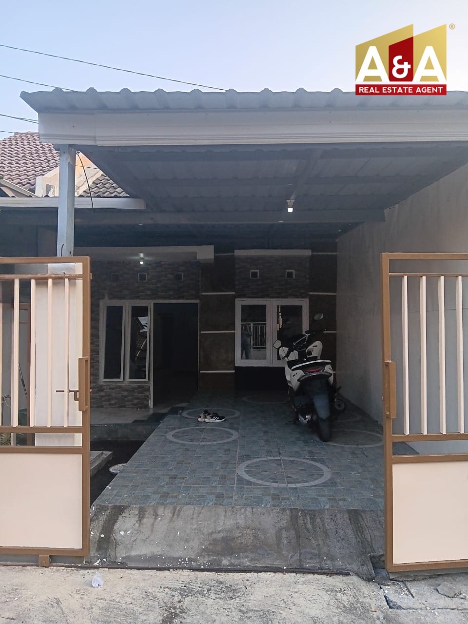 DISEWAKAN RUMAH BARU WILAYAH SURABAYA TIMUR - Image 1