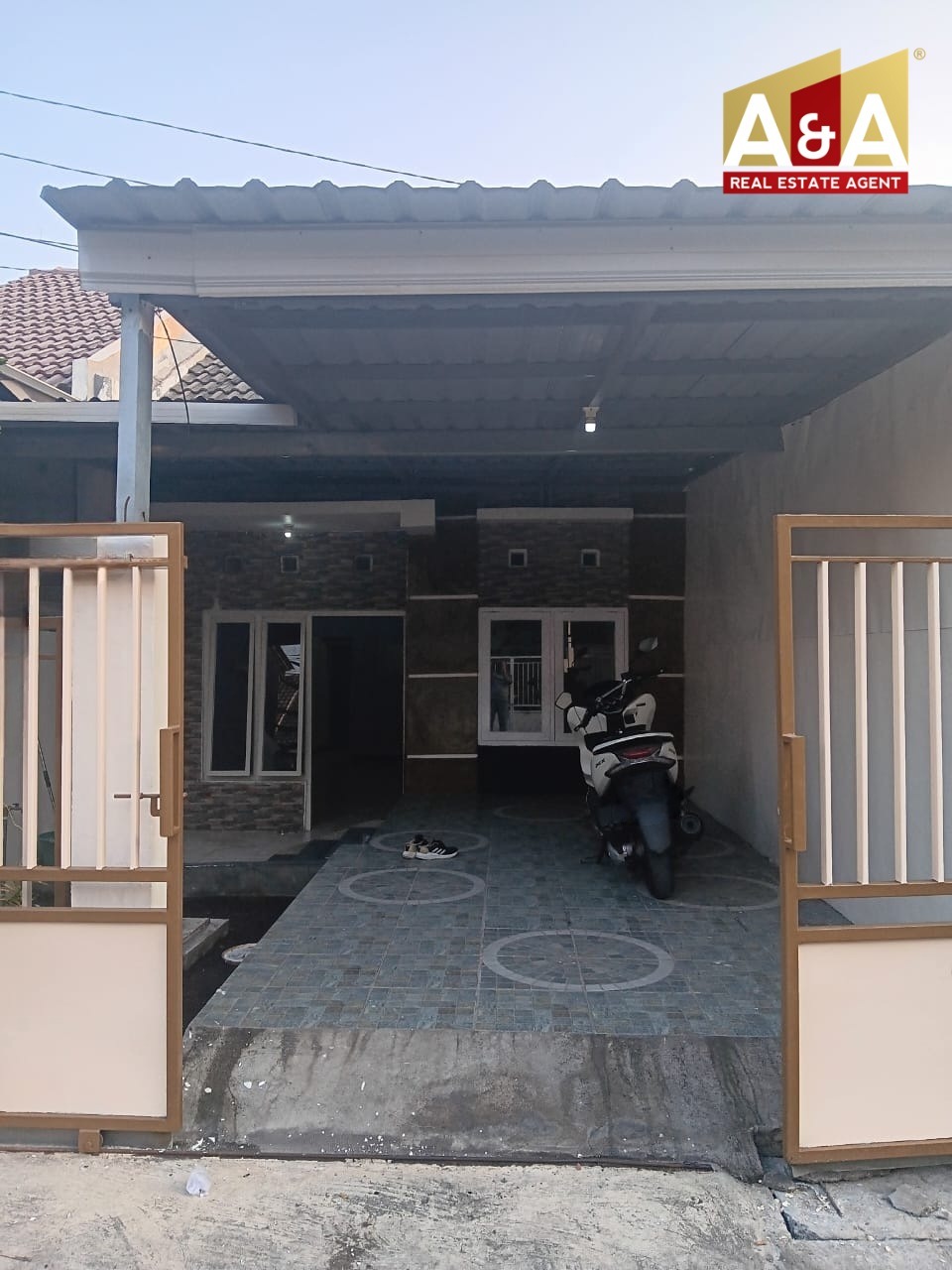 *DISEWAKAN RUMAH BARU WILAYAH SURABAYA TIMUR* - Image 1