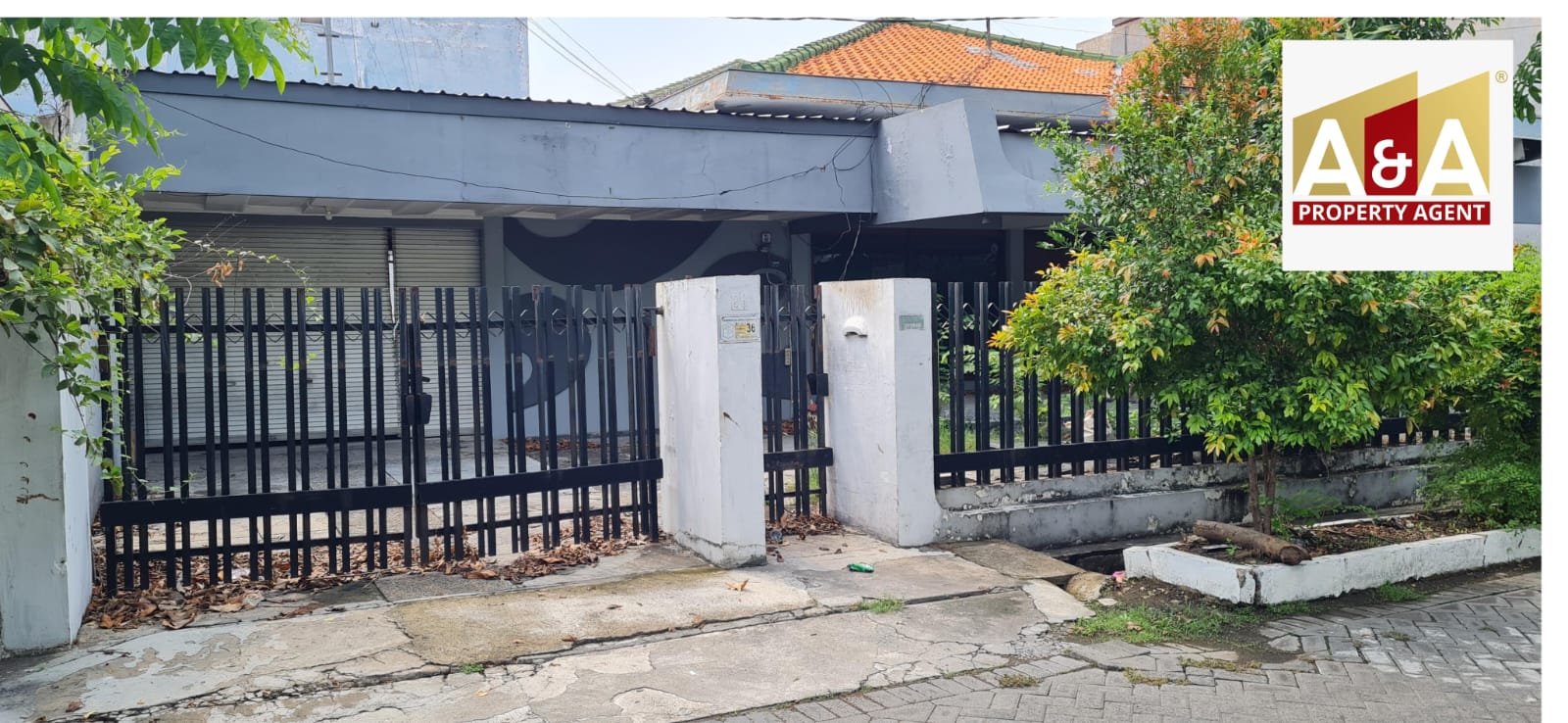 Dijual Rumah Strategis dengan Sertifikat Hak Milik (SHM) di Jemursari Utara, Surabaya Selatan - Image 1