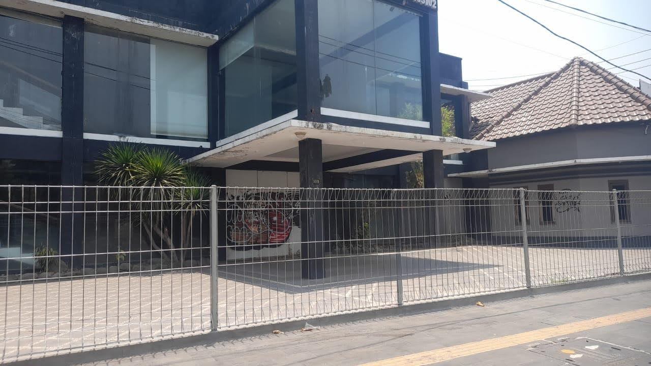 Dijual Bangunan Gedung Megah Ahmad Yani Surabaya Selatan - Image 1