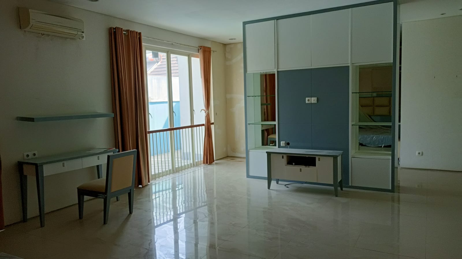 Dijual/Disewakan Rumah Citraland,Surabaya Barat - Image 1