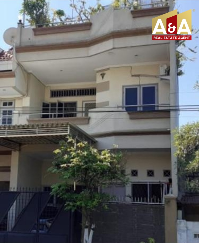 Dijual Rumah 3 Lantai Strategis di Babatan Pantai Barat Surabaya Timur - Image 1