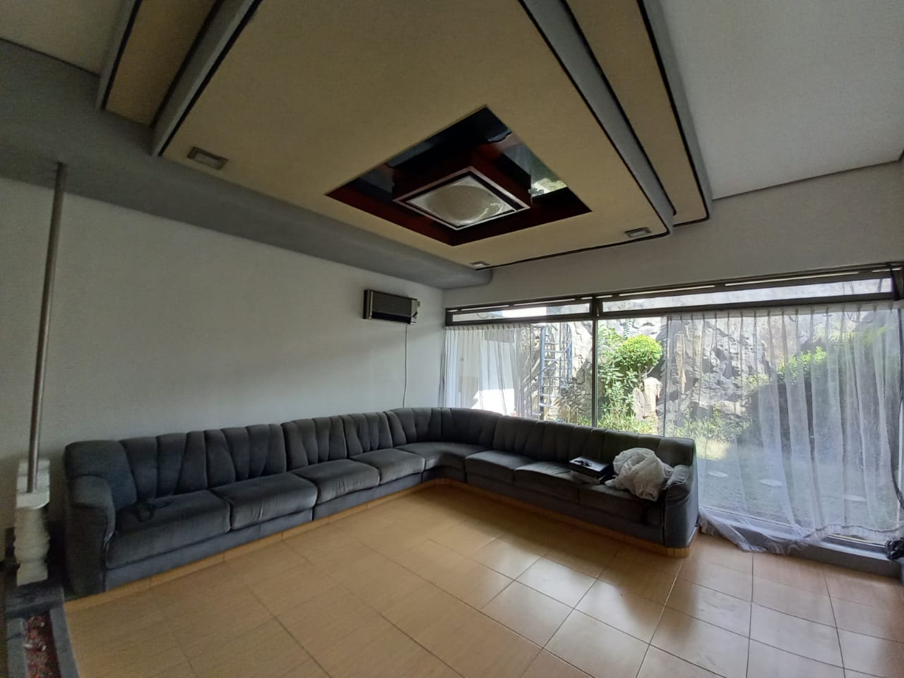 Disewakan Rumah Cantik dan Terawat di Klampis Indah Surabaya Timur - Thumbnail 2