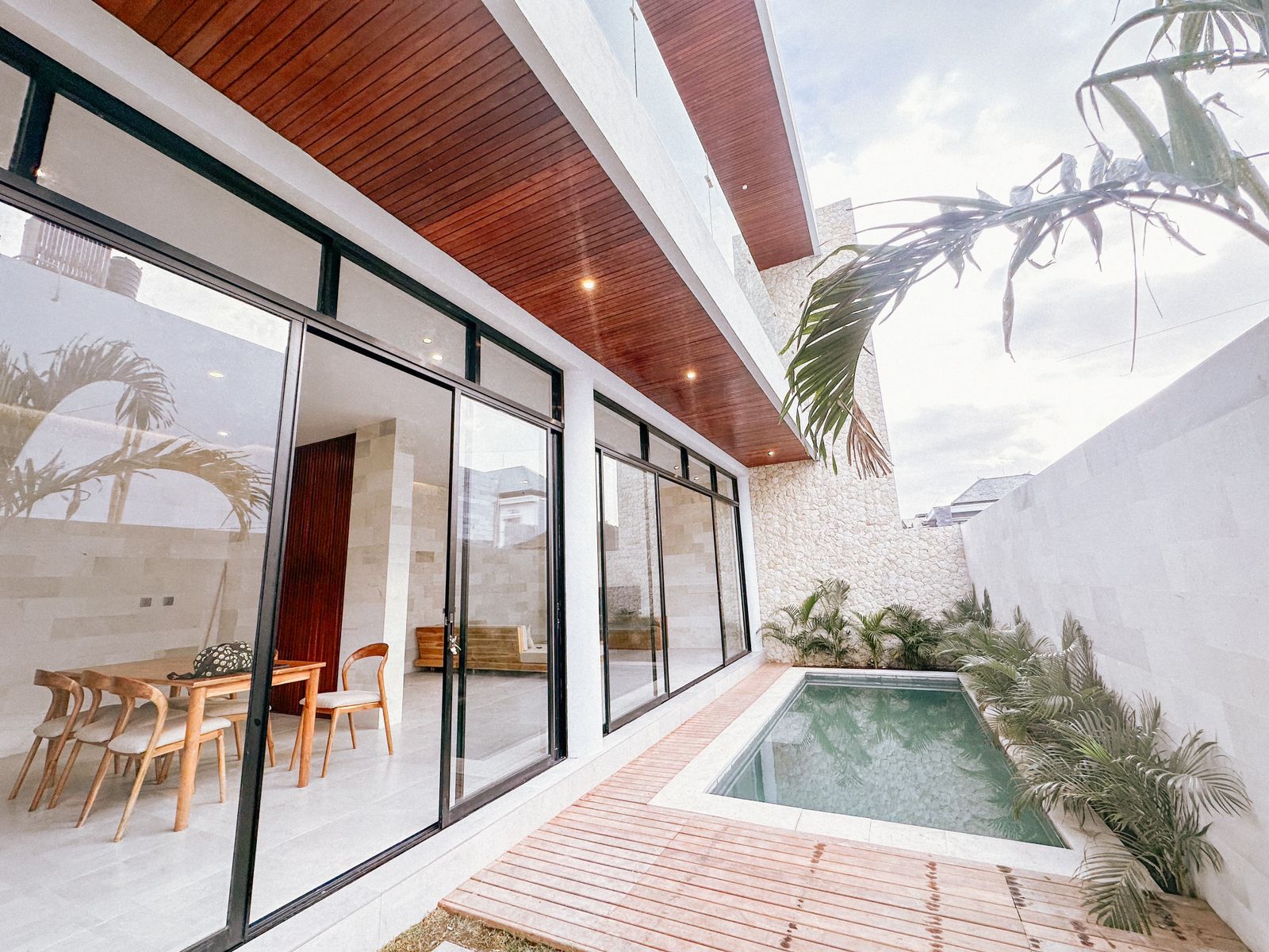 Dijual Villa Lokasi Strategis Wilayah Badung Bali - Image 1