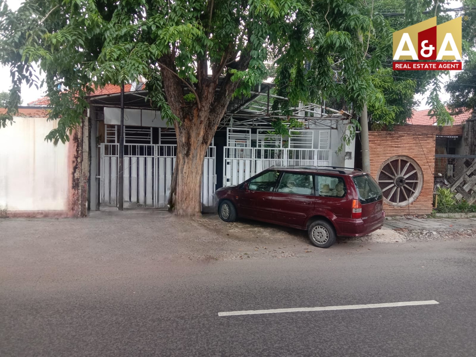 Disewakan Rumah Cocok untuk Usaha di Gubeng Surabaya Timur - Image 1