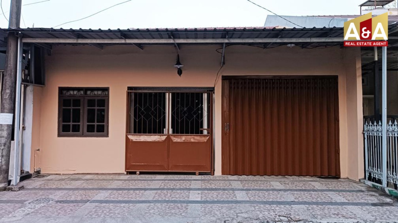 Disewakan Rumah Strategis Cocok untuk Usaha di Babatan Indah Surabaya Barat - Image 1