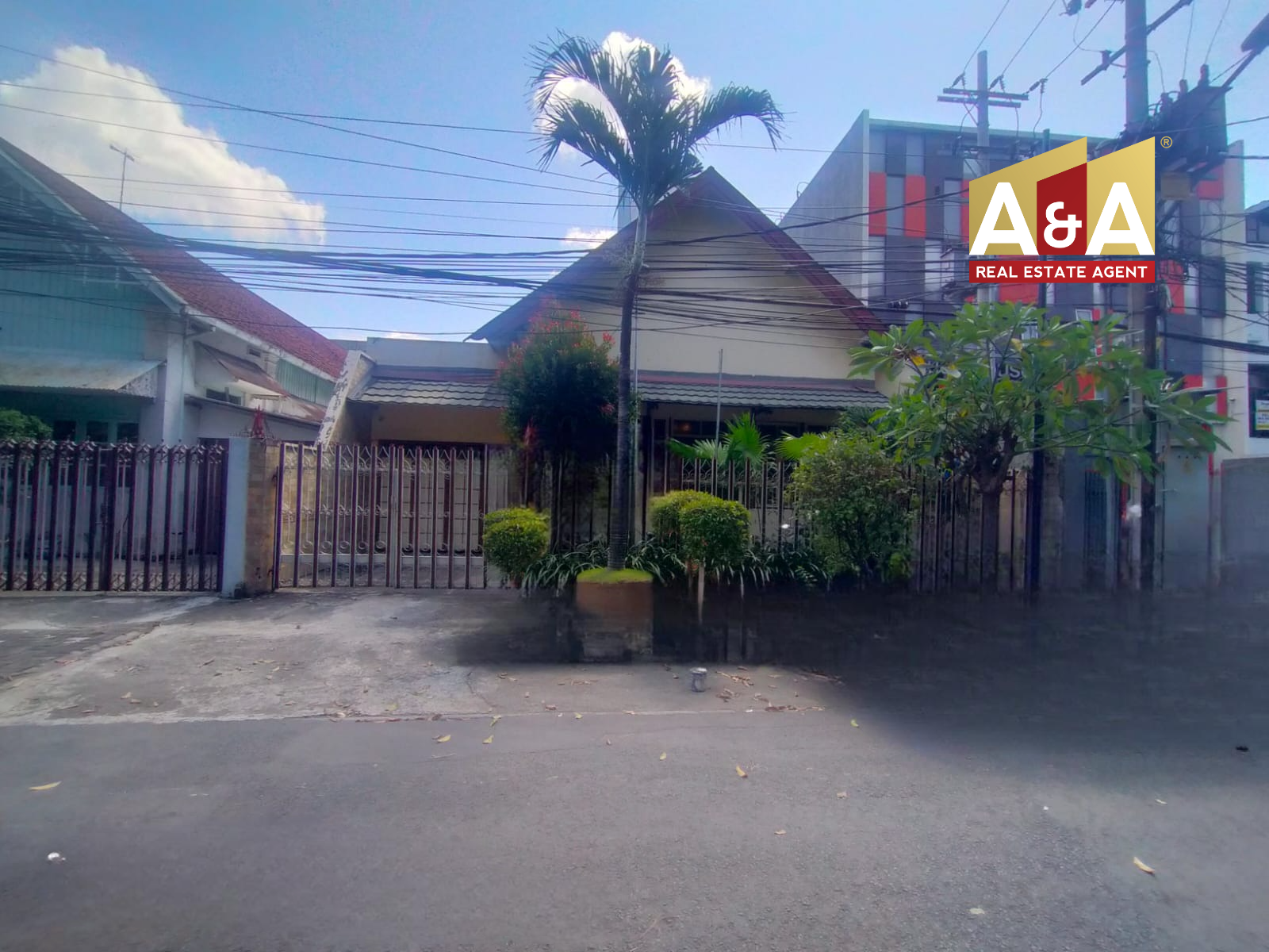 DIJUAL RUMAH SIAP HUNI SURABAYA PUSAT - Image 1
