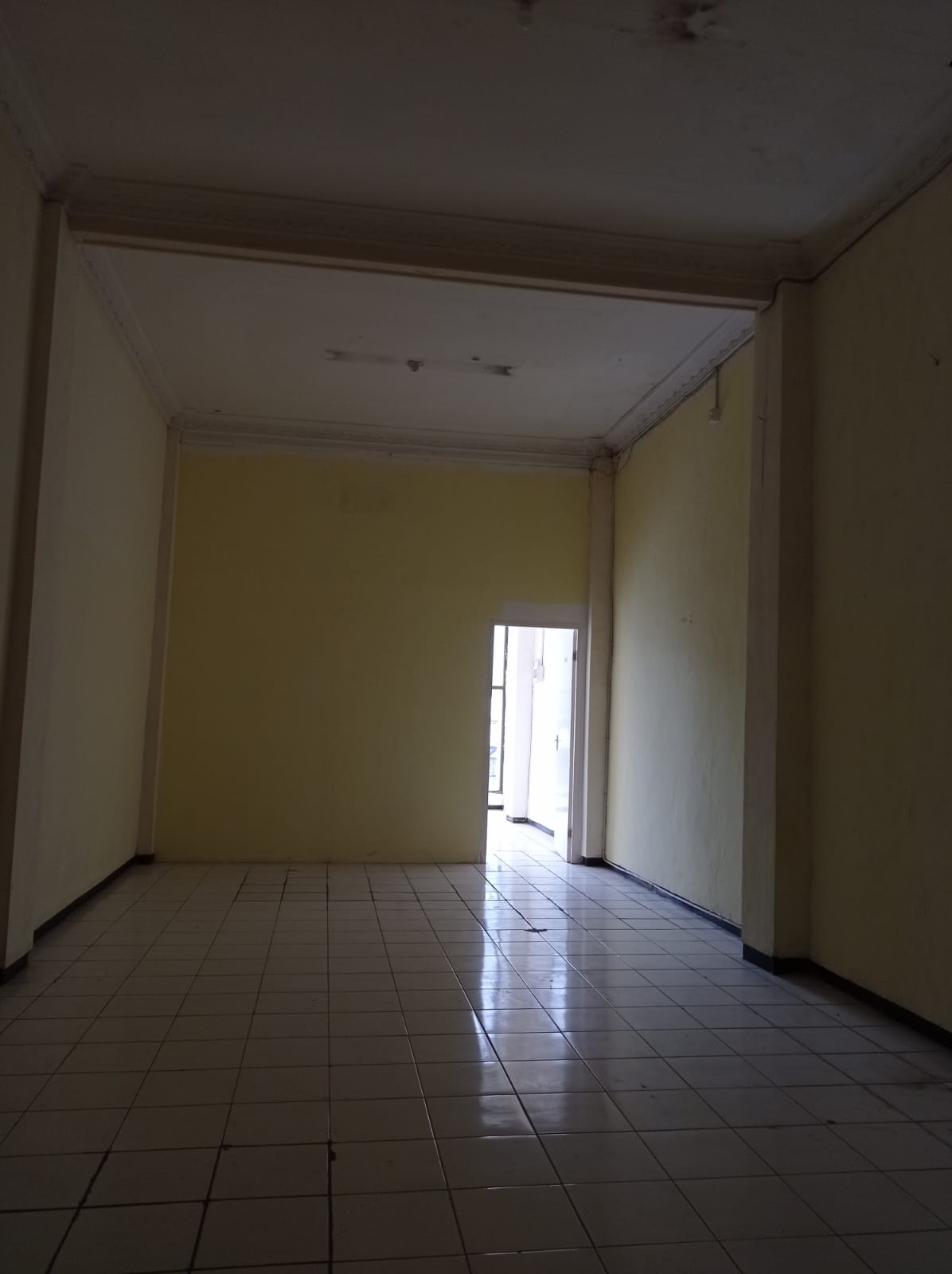 Disewakan Ruko Lokasi Strategis Bratajaya Surabaya Timur - Thumbnail 3