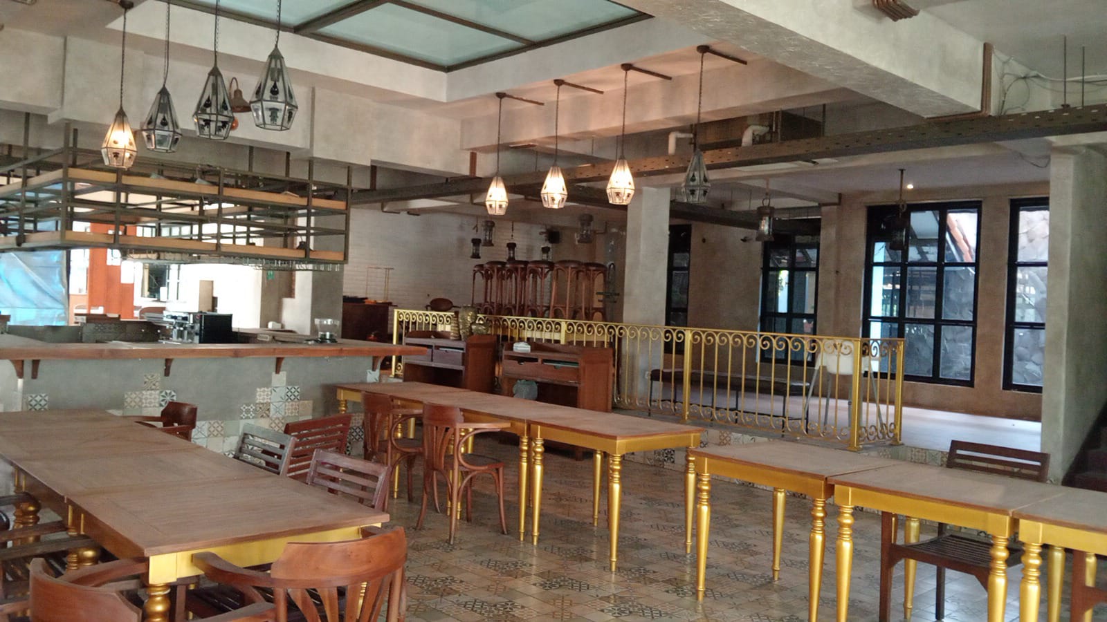 Dijual/Disewakan Ruko ex Restoran Raya Kupang Baru Surabaya Barat - Image 1