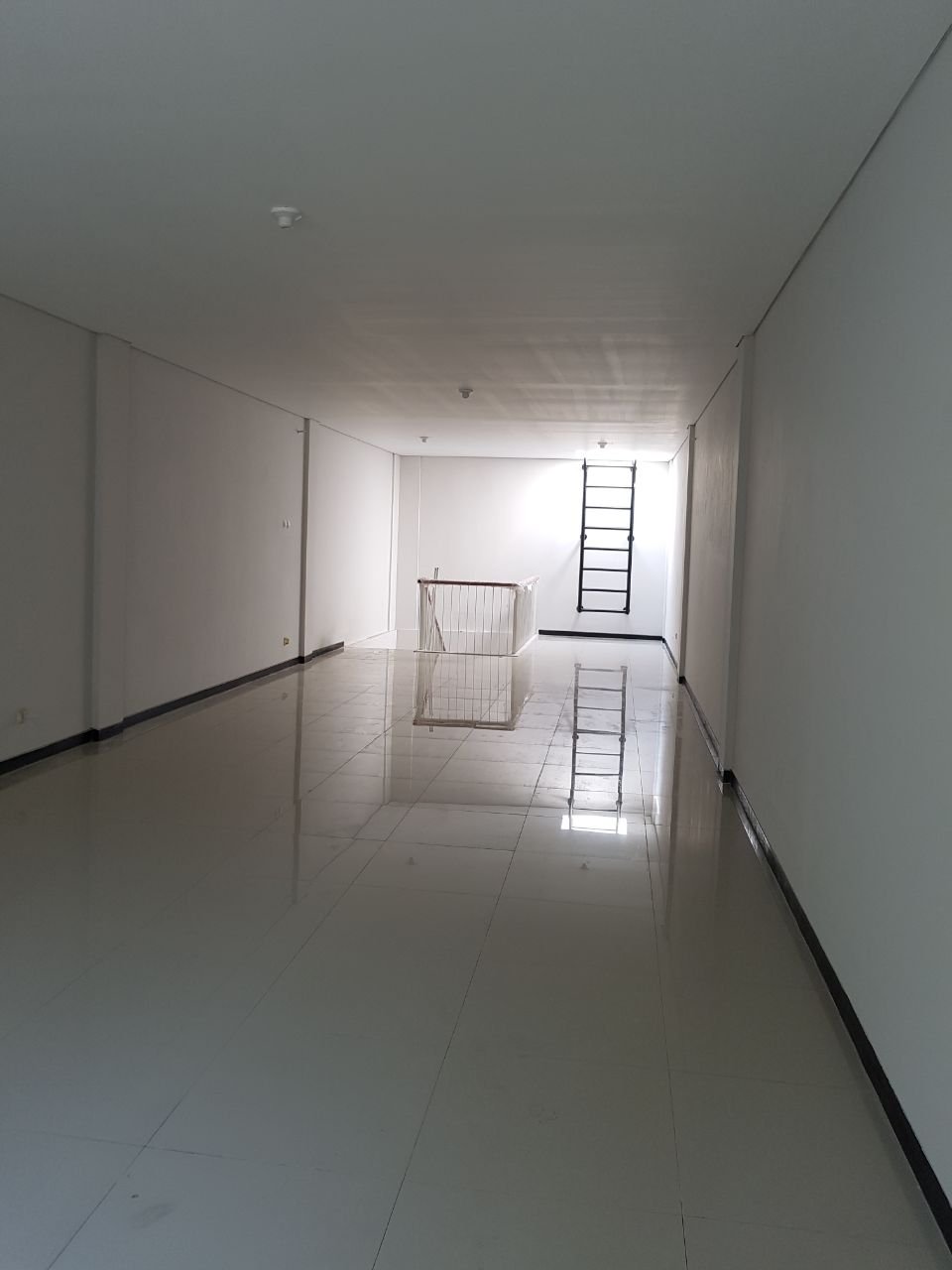 Dijual Ruko Siap Pakai Rungkut Industri Surabaya Timur - Thumbnail 4