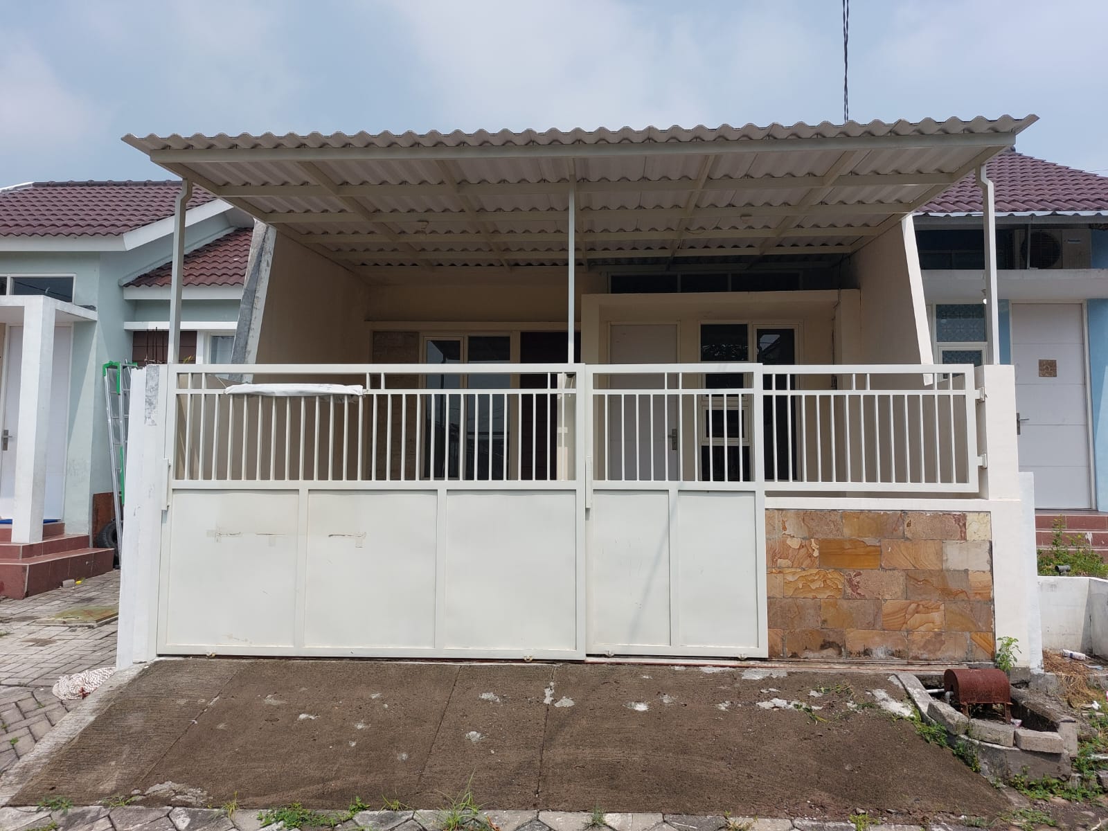 Dijual Rumah Bagus dan Nyaman Jade Hamlet Wilayah Gresik - Image 1