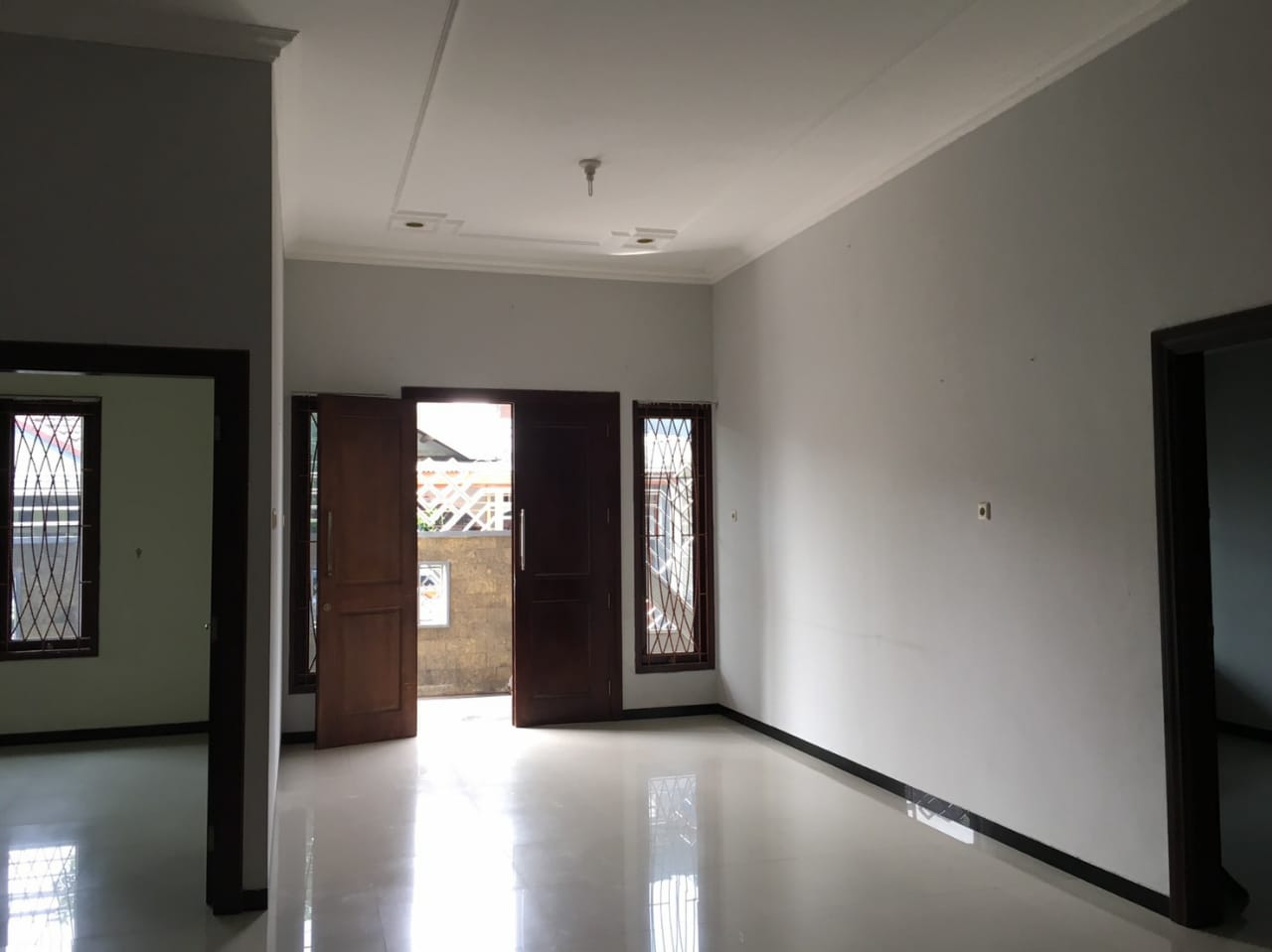 Dijual Rumah Bagus Terawat di Deltasari Indah Wilayah Sidoarjo - Thumbnail 2