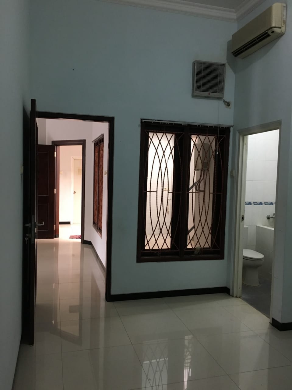 Dijual Rumah Bagus Terawat di Deltasari Indah Wilayah Sidoarjo - Thumbnail 4