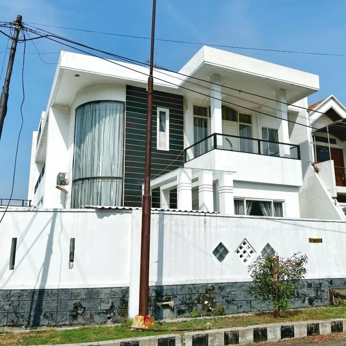 Dijual Rumah Mewah Siap Huni di Dharmahusada Indah Utara Surabaya Timur - Thumbnail 2