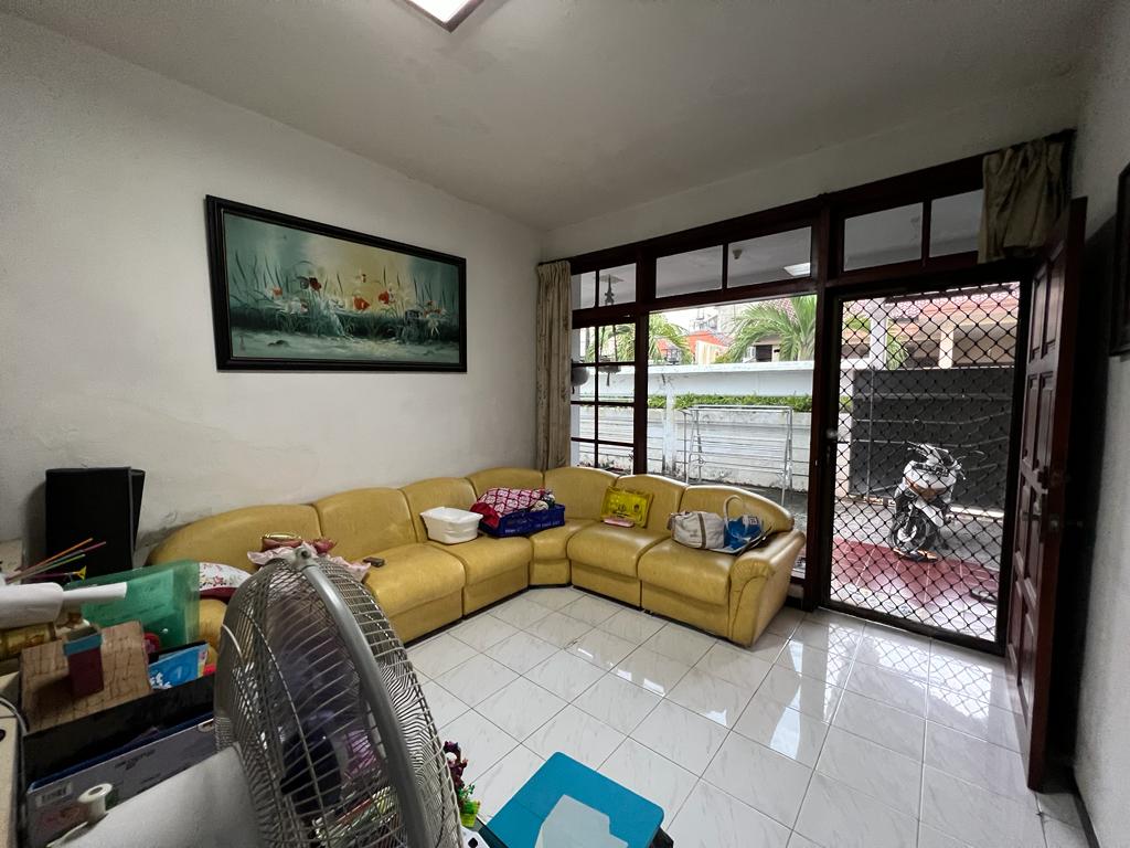 Dijual Rumah di Darmo Permai Timur Wilayah Surabaya Barat - Thumbnail 4