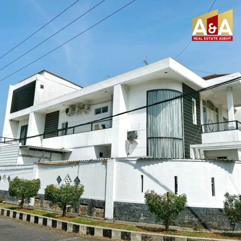 Dijual Rumah Mewah Siap Huni di Dharmahusada Indah Utara Surabaya Timur - Image 1