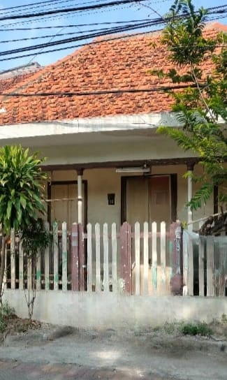 DIJUAL RUMAH LOKASI STRATEGIS SURABAYA PUSAT - Image 1