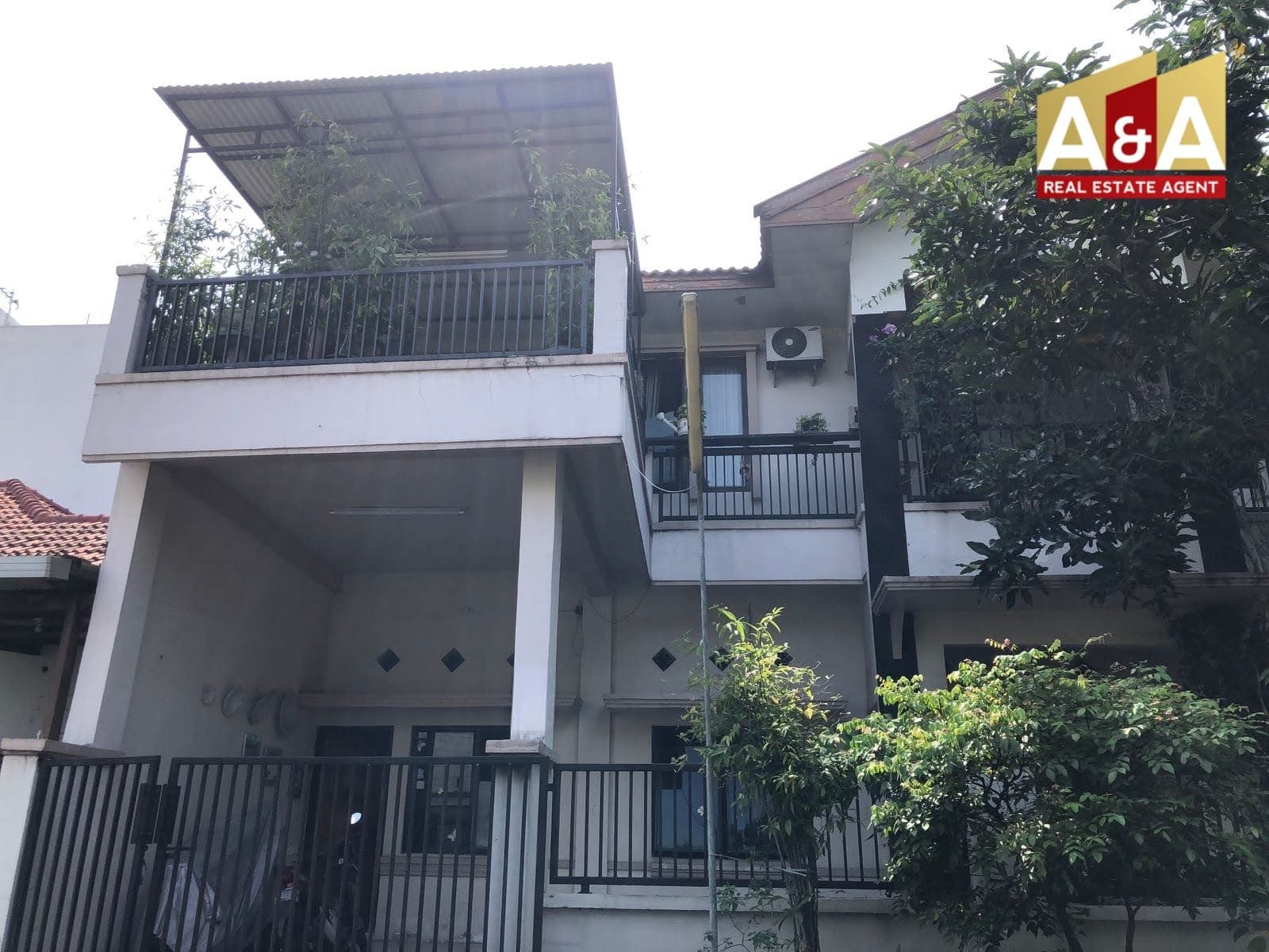 Dijual Rumah Lingkungan Tenang Nyaman Pondok Wiyung Indah Surabaya Barat - Image 1