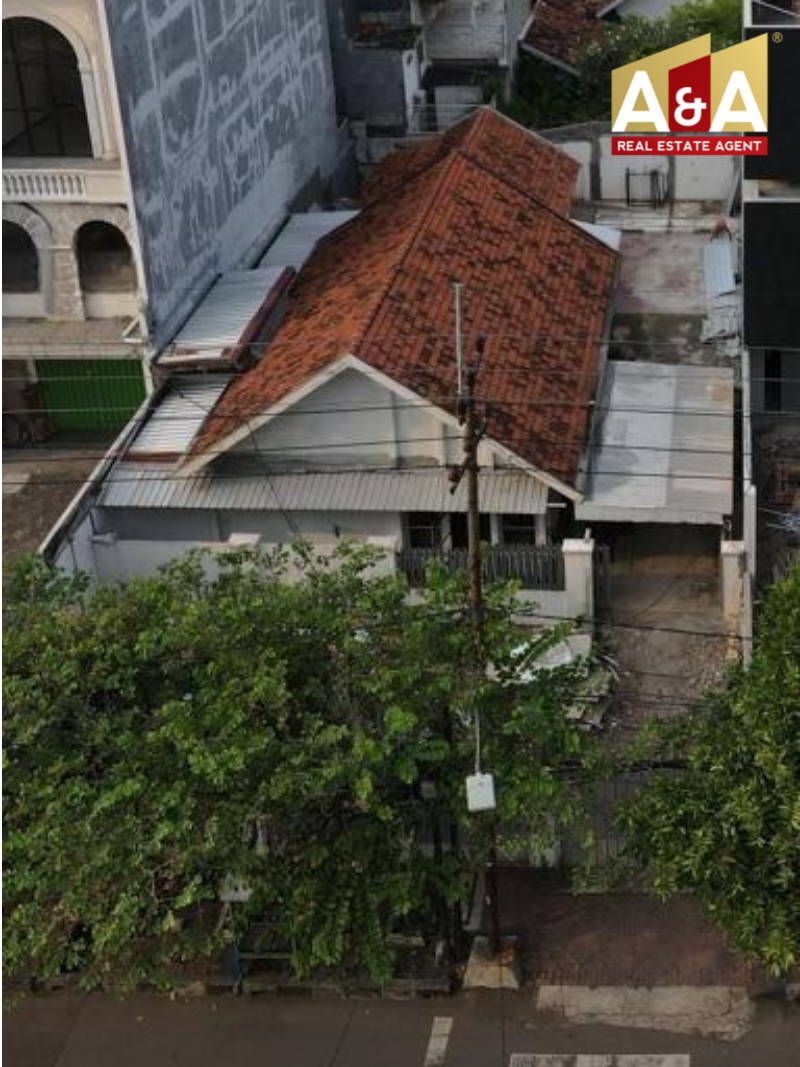 Disewakan Rumah Strategis Dharmahusada Surabaya Timur - Image 1