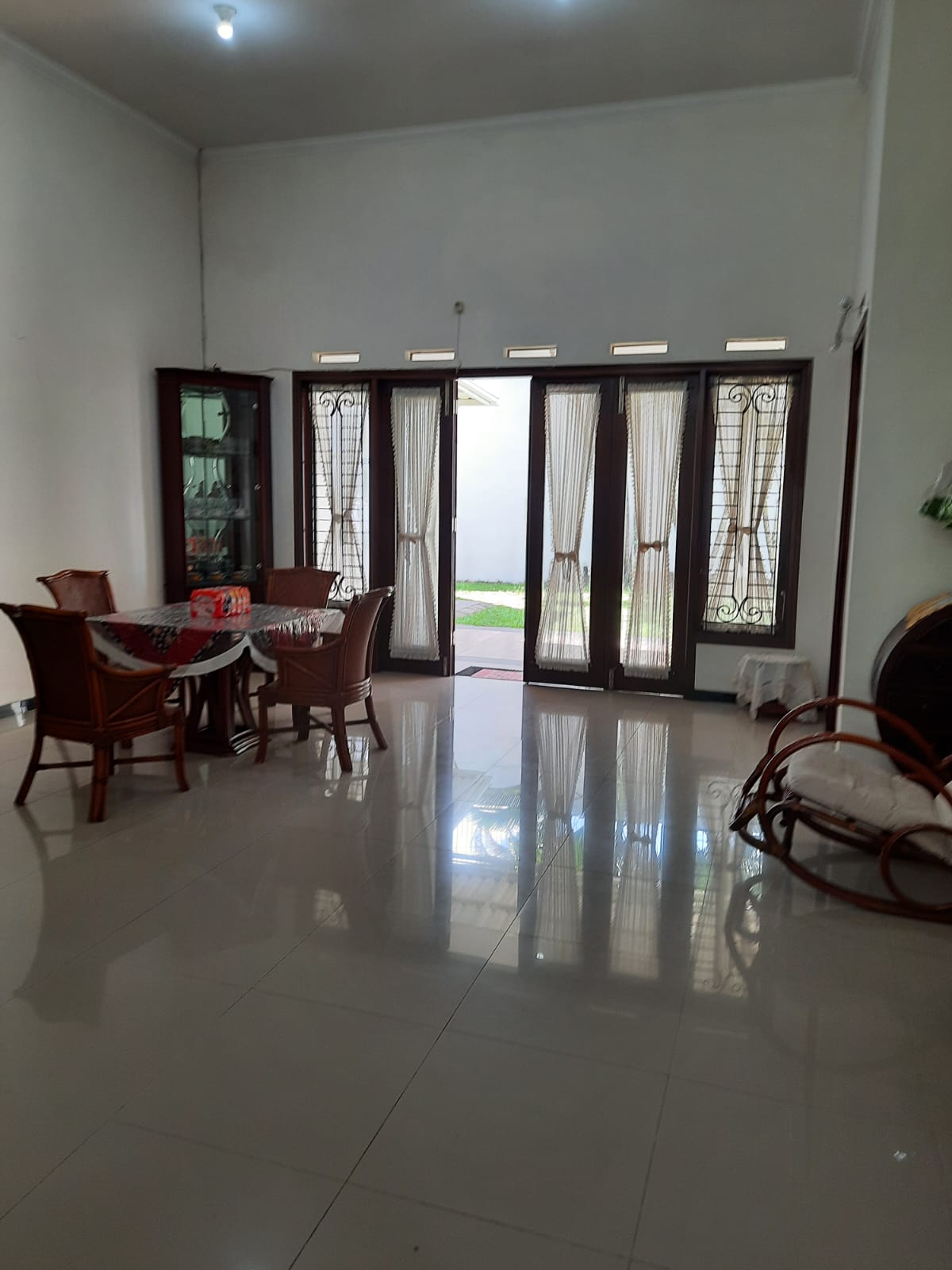 Disewakan Rumah Cantik dan Terawat di Villa Puncak Tidak Malang - Thumbnail 4