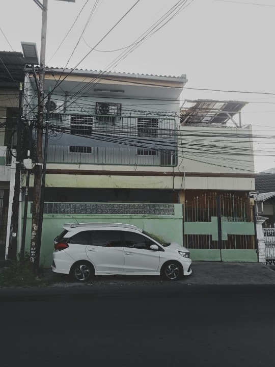 Dijual Rumah Bagus Terawat di Darmo Indah Selatan Surabaya Barat - Image 1