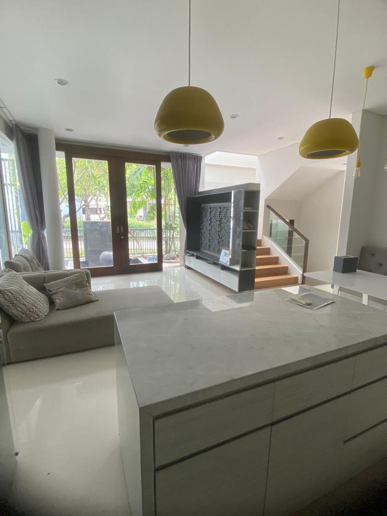 Dijual Rumah Mewah Siap Huni Alam Hijau Citraland Surabaya Barat - Thumbnail 2