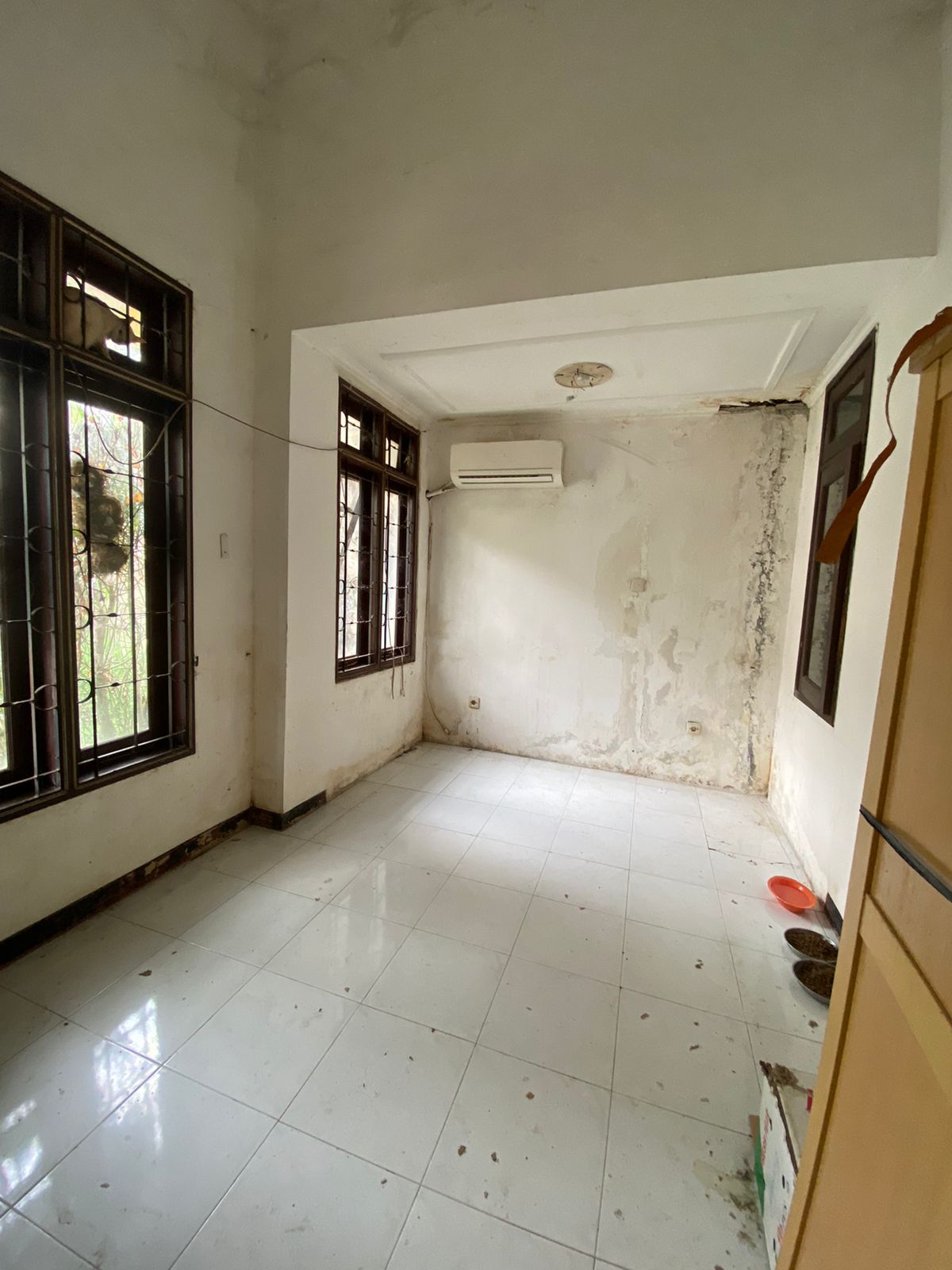 Dijual Rumah Lokasi Strategis di Taman Puspa Raya Citraland Surabaya Barat - Image 1