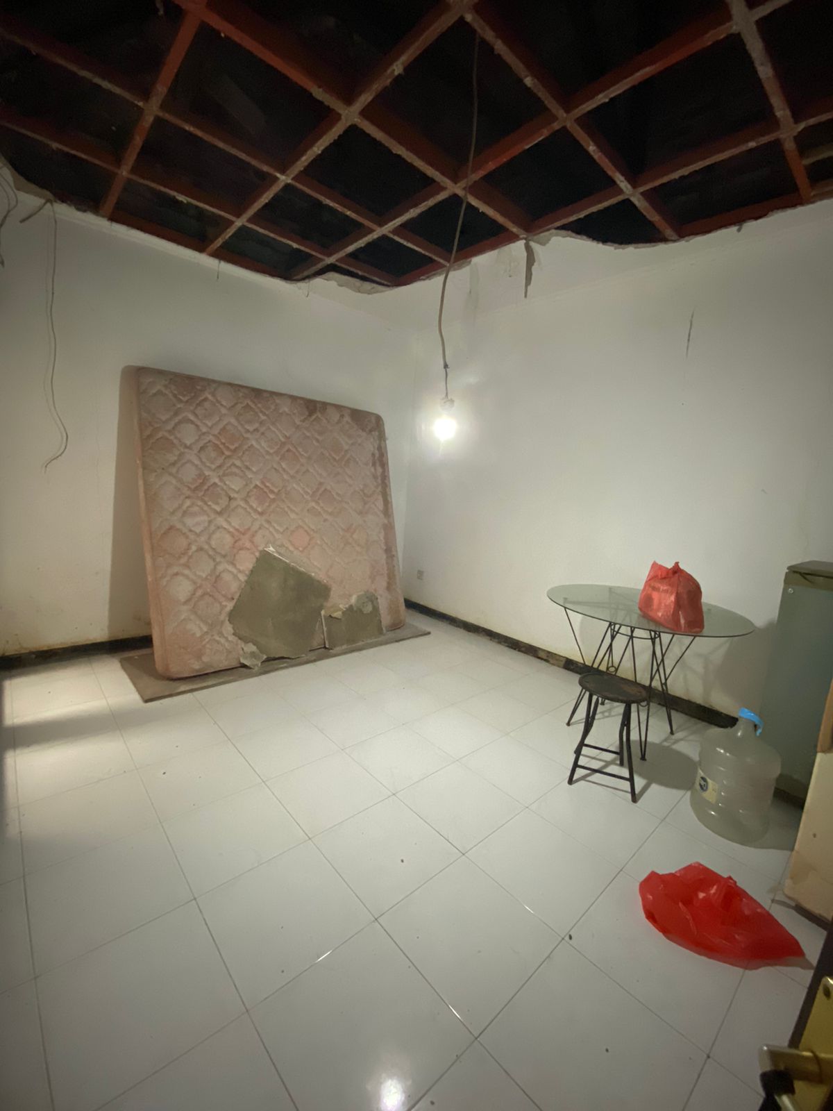 Dijual Rumah Lokasi Strategis di Taman Puspa Raya Citraland Surabaya Barat - Thumbnail 4