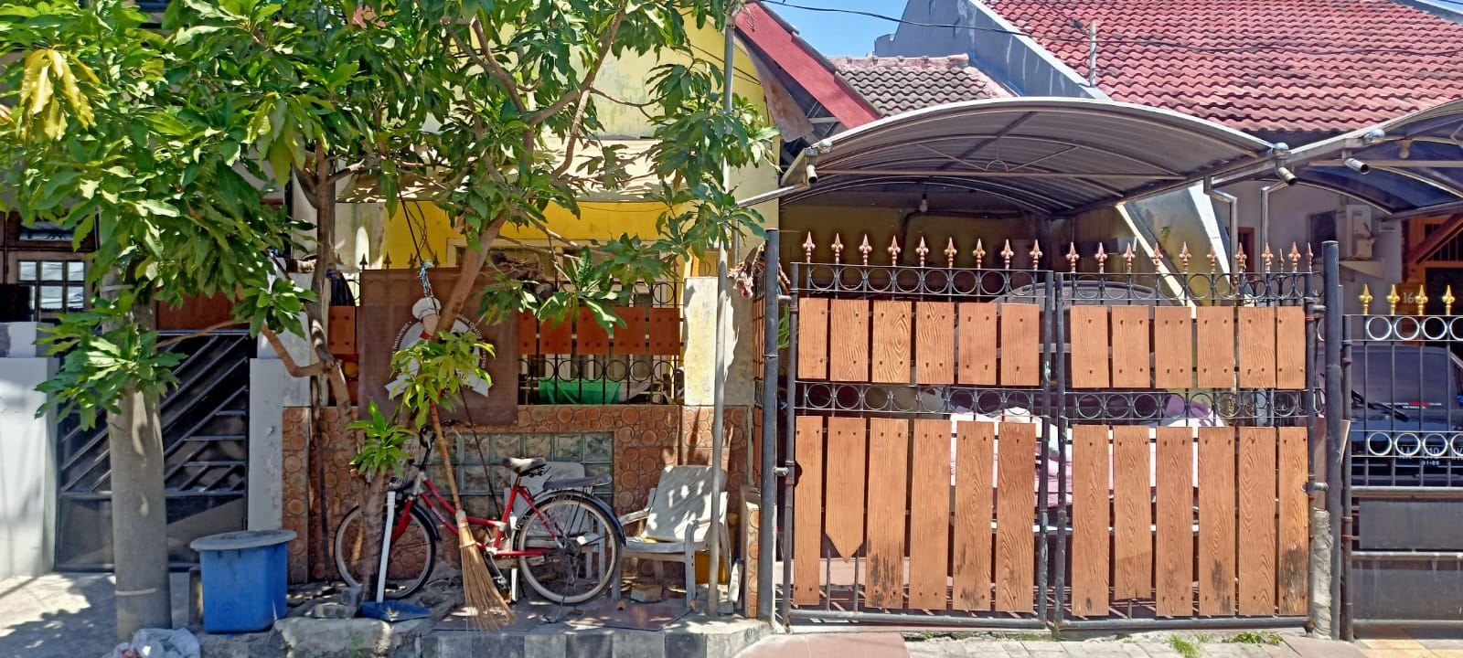 Dijual Rumah Lokasi Strategis Semolowaru Indah - Image 1