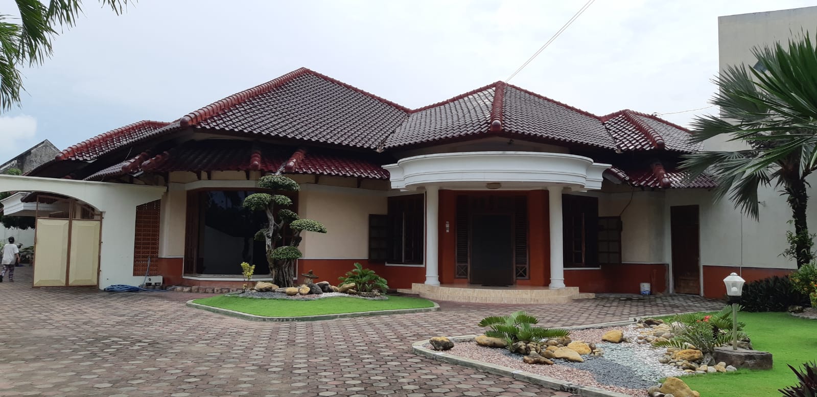 Dijual Rumah Mewah Siap Huni Full Furnished Bojonegoro Kota - Image 1