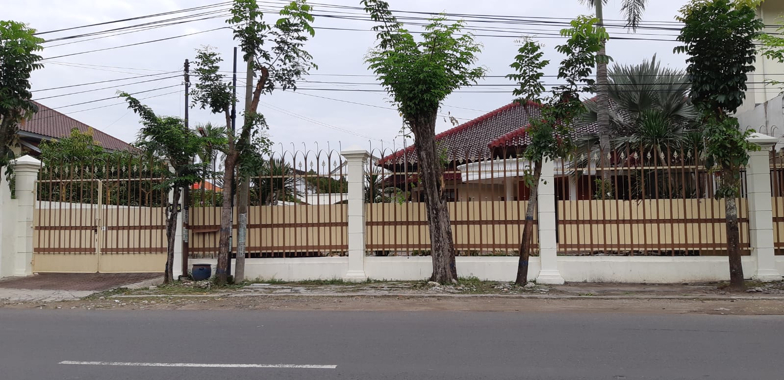 Dijual Rumah Mewah Siap Huni Full Furnished Bojonegoro Kota - Thumbnail 2