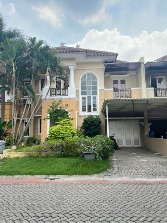 Disewakan Rumah Modern Citraland Surabaya Barat - Image 1
