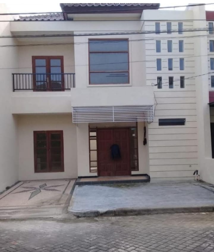 Dijual/Disewakan Rumah Modern di Regency Kuda 2 Surabaya Selatan - Image 1