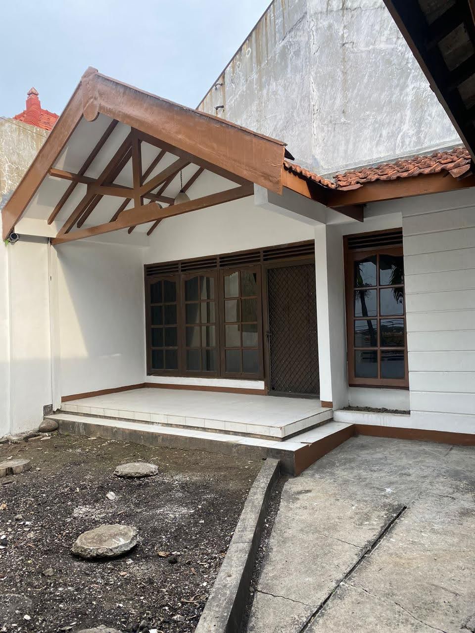 Disewakan Rumah Surabaya Barat Darmo Permai Selatan - Image 1