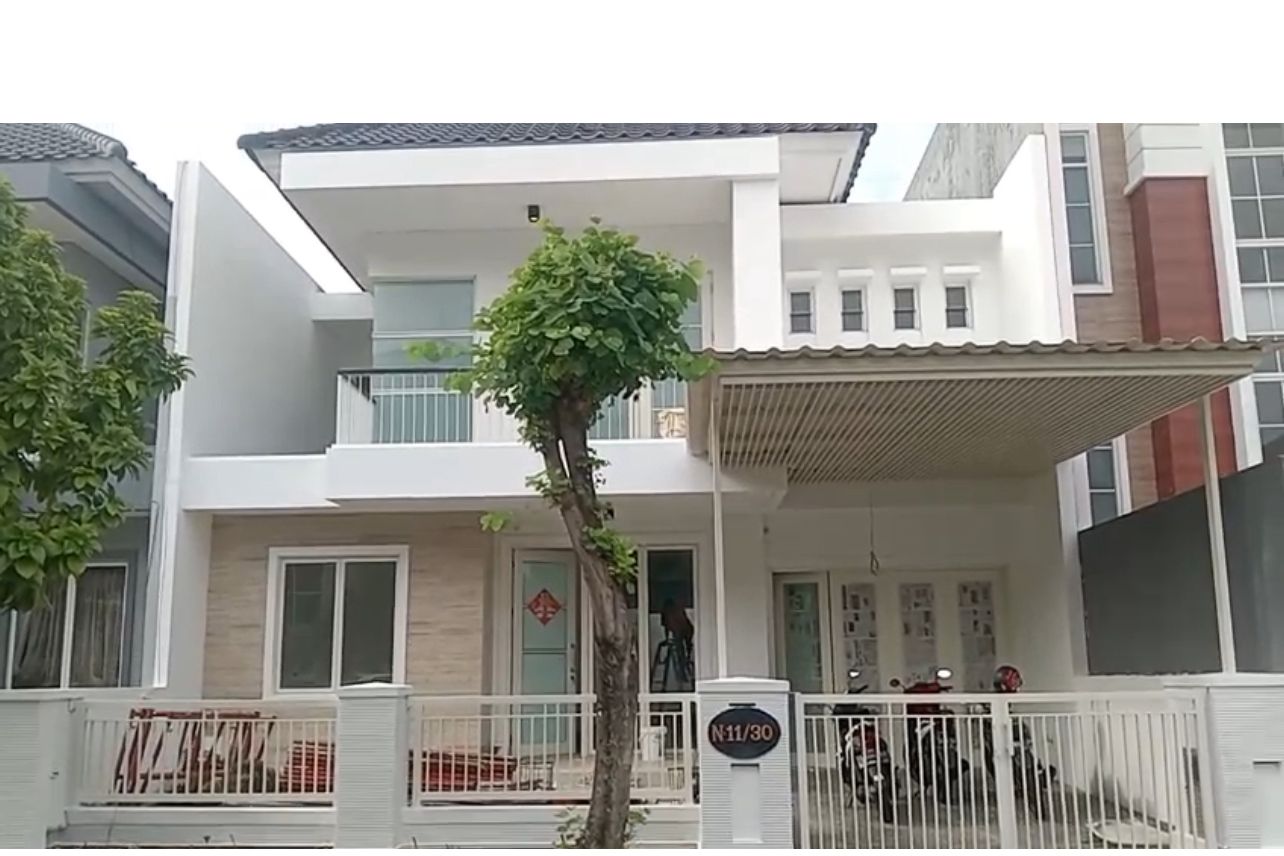 Dijual Rumah Strategis Lokasi Pakuwon City Cluster San Antonio Surabaya Timur - Image 1